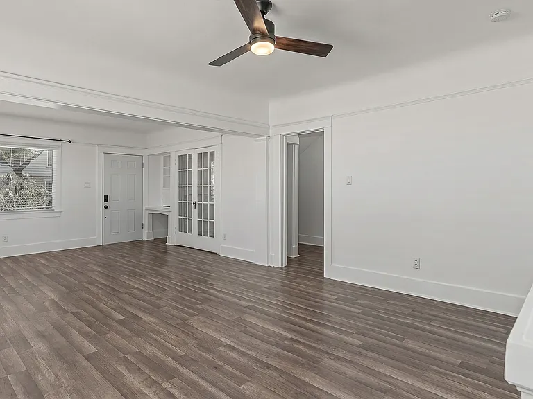 1033 E 2nd St #1033 — Photo 14