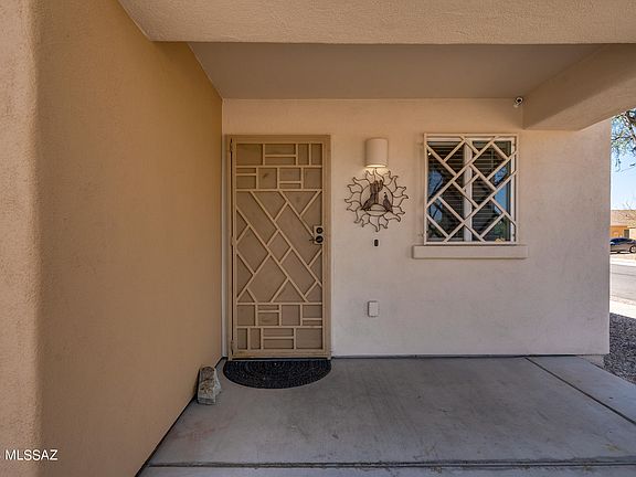 5th image of 888 E Robert Hansen Dr