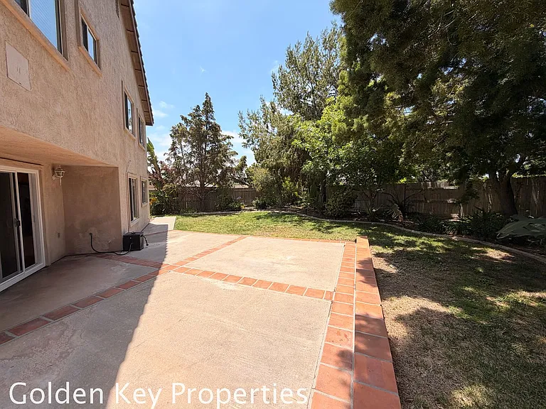 533 Edgewater Ave — Photo 31
