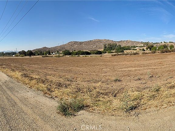 2nd image of 26 Juniper Flats Rd