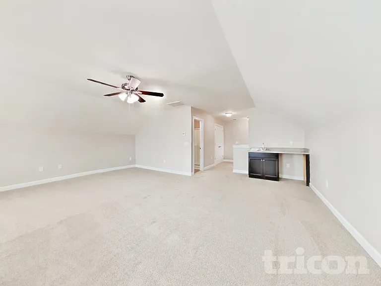 685 Century Dr — Photo 20