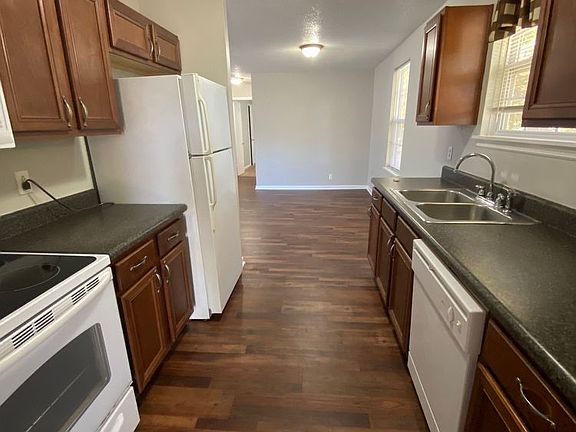 4th image of 406 Roselawn Dr