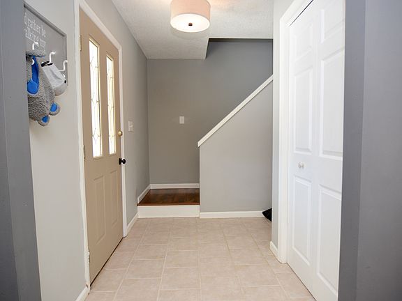 3rd image of 41 Knollwood Dr