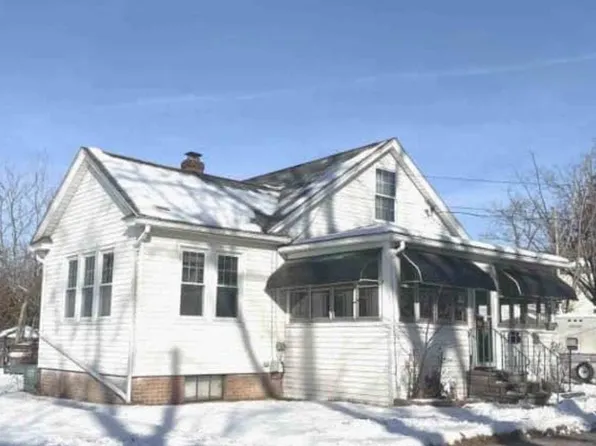 16 Oxford Pl, Chicopee, MA 01020