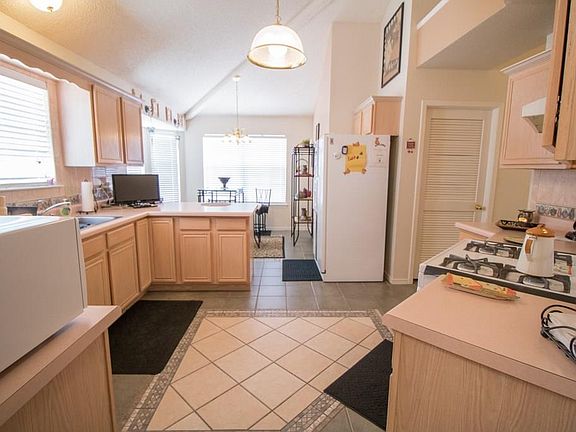 4th image of 6808 Canyon View Ln