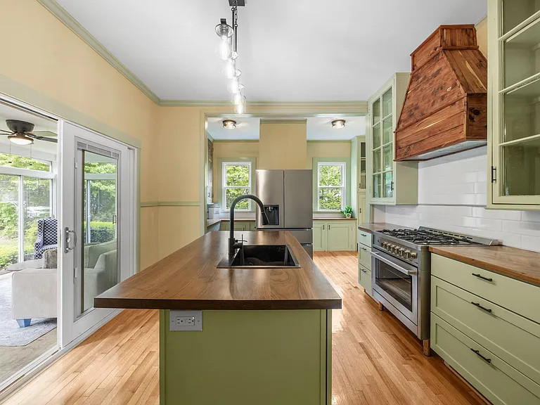 48 Union St #1 — Photo 8
