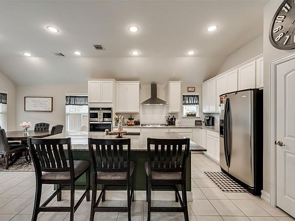 Nice sized island/breakfast bar!