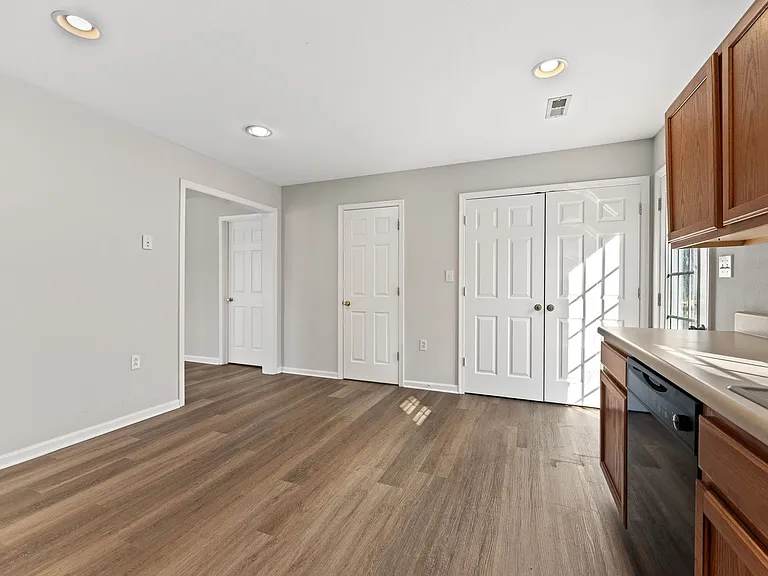 110 Aaron Pl #106 — Photo 10