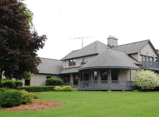 W4555 Little Prairie Rd, East Troy, WI 53120