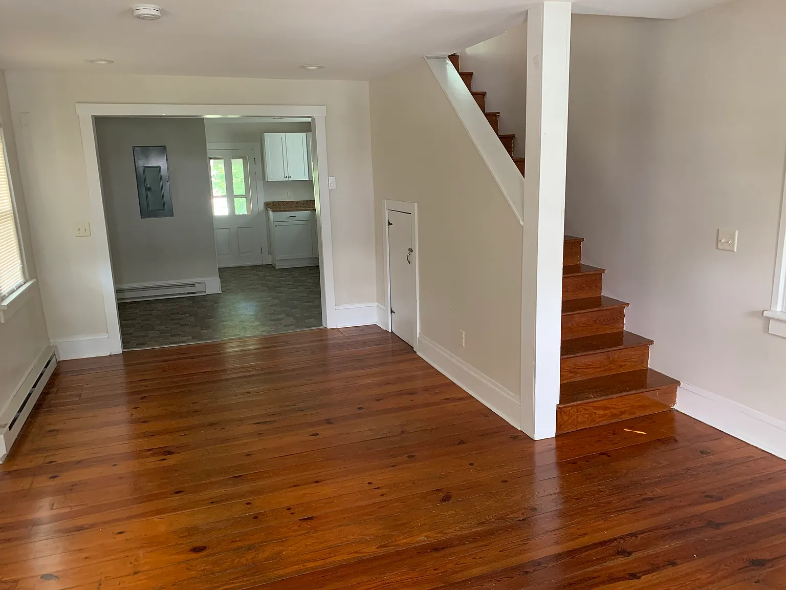 2 bed, 1.5 bath, 800 sqft, $1,375 — Photo 3