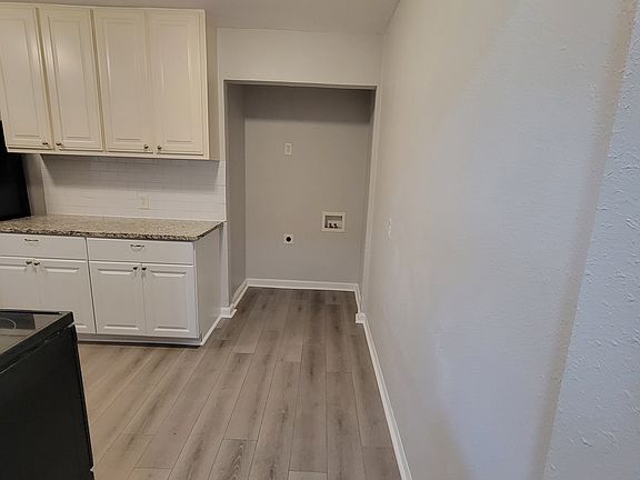3rd image of 517 NE 19th St #517