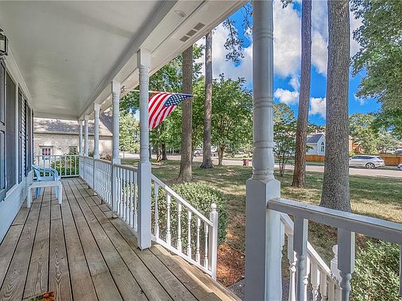 2nd image of 1404 Shenandoah Parkway