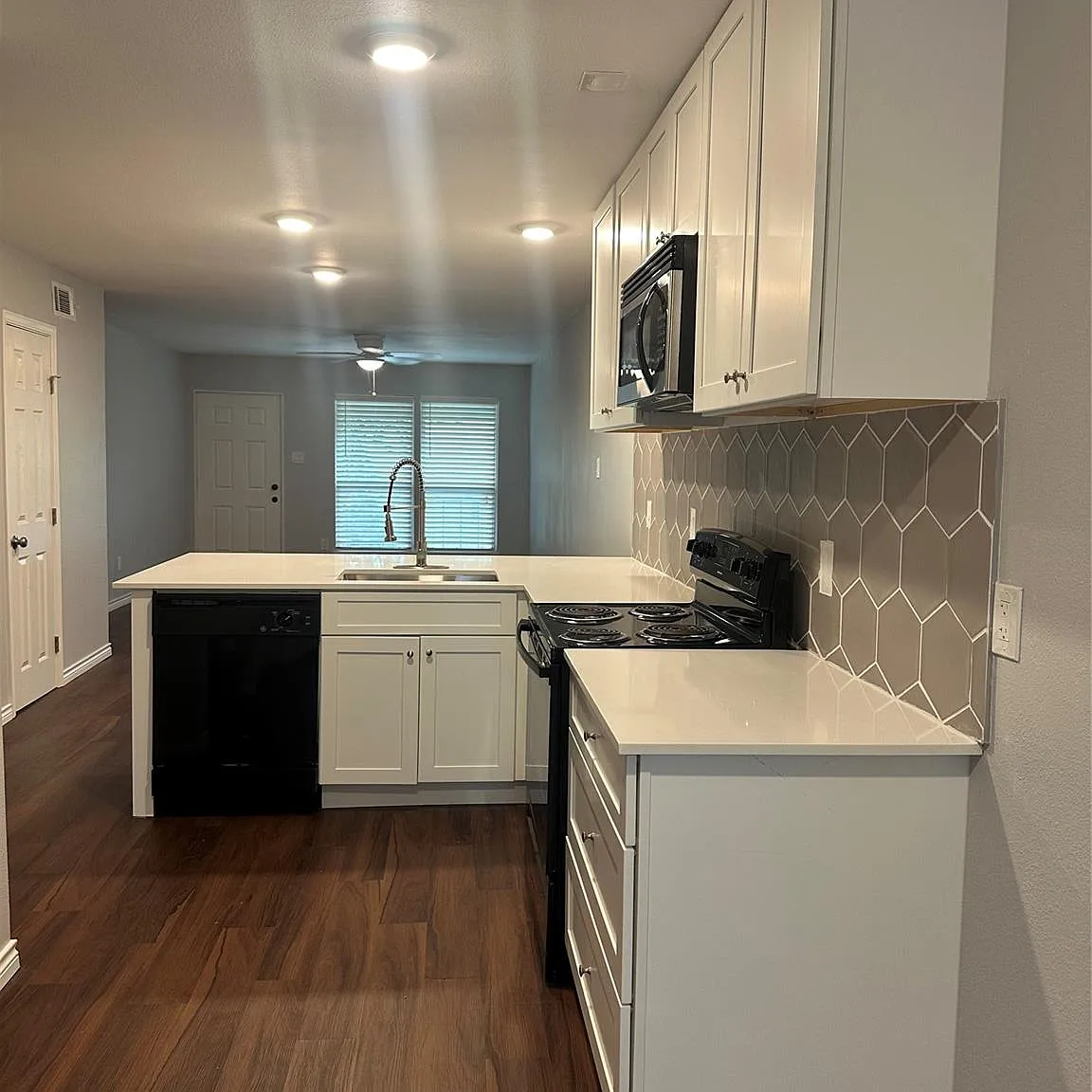 2 bed, 2.0 bath, 1025 sqft, $1,250 — Photo 3
