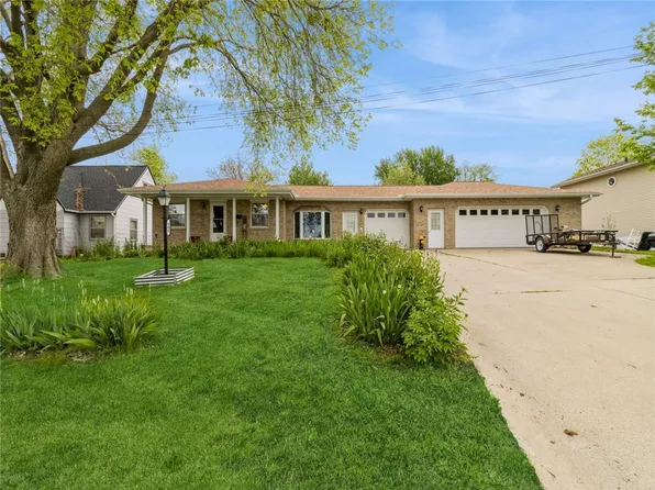 906 W 7th St S, Newton, IA 50208