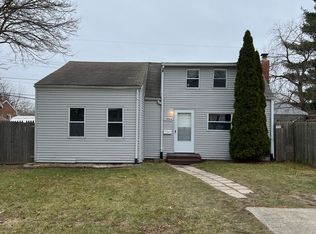 25884 Leach St, Roseville, MI 48066