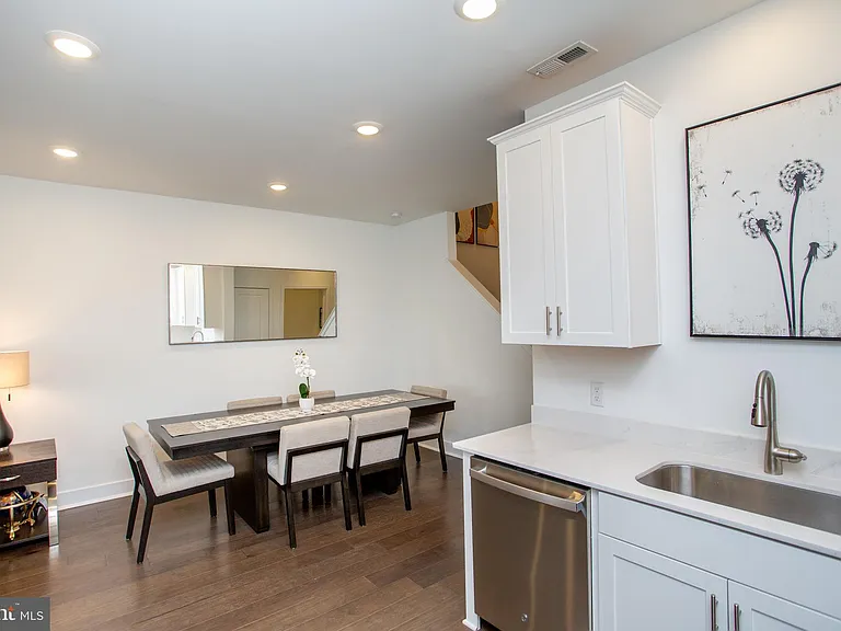 233 Lewis Fisher Dr #ST — Photo 8