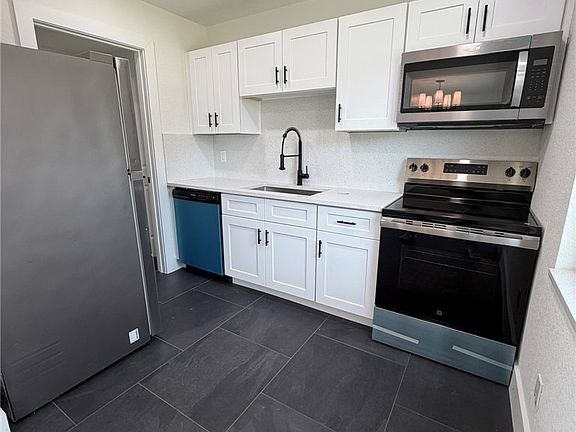 4th image of 124 Andros St
