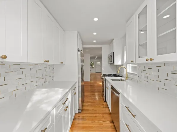 4622 Avenue M image 9 of 31