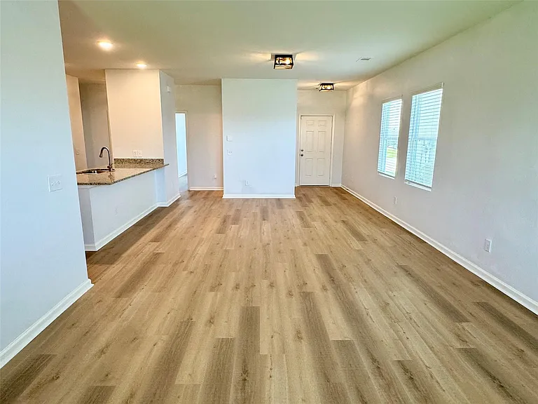 10141 Pappas Dr — Photo 6