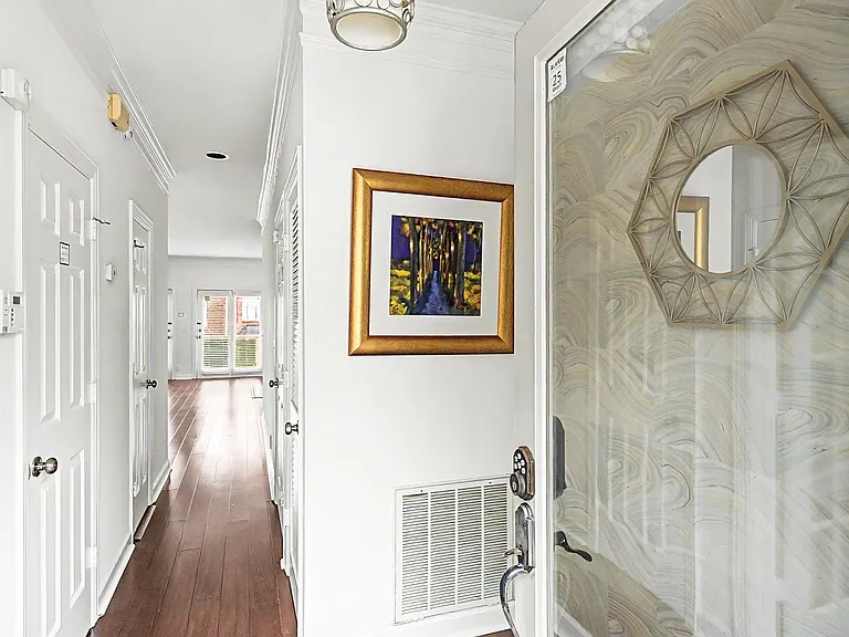 126 Forest Place Cir — Photo 9