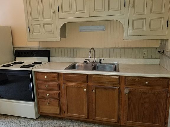 3rd image of 316 Laurens St APT C