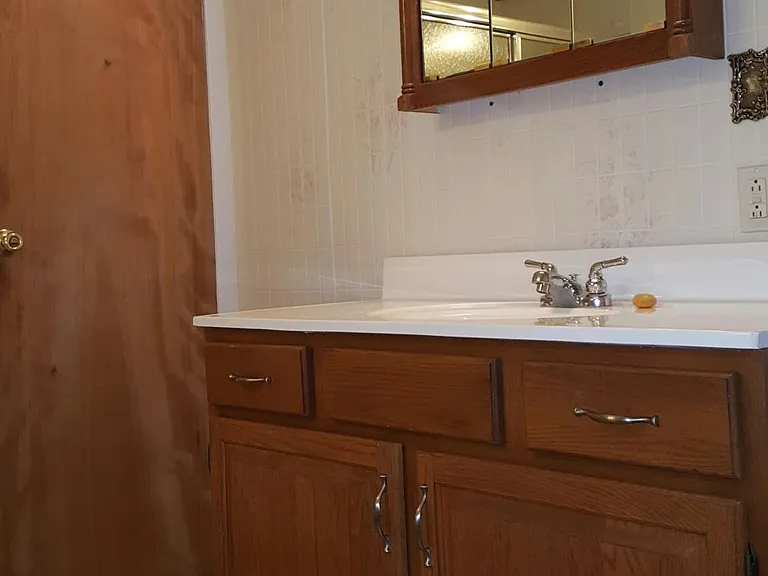 457 Wilson St — Photo 5