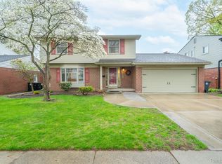 32905 Summers St, Livonia, MI 48154