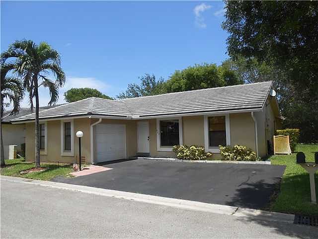1st image of 429 Shadow Wood Ln