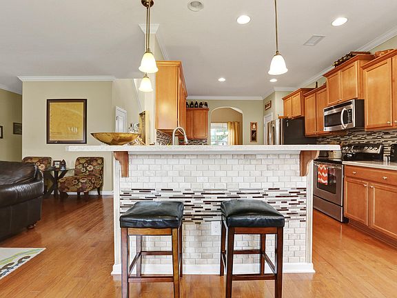 4th image of 576 Lune Court