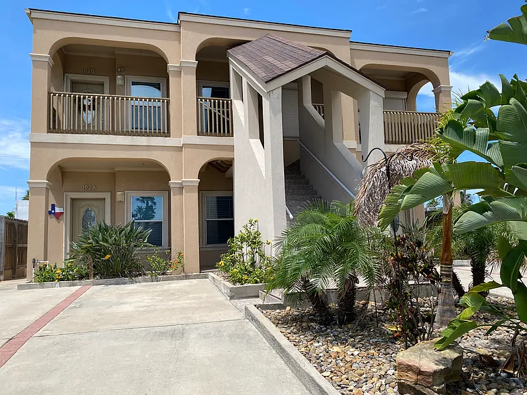 102 W Aries Dr #D — Photo 16