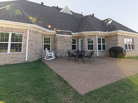 2nd image of 38 Wooten Oaks Cir