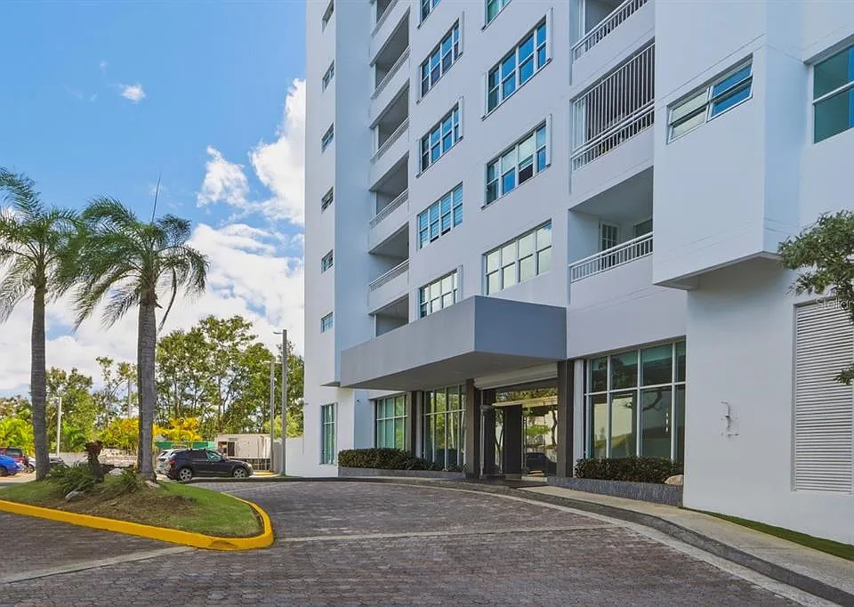 Cond. Puerto Paseos Avenida Felisa Rincon Gautier #2104
