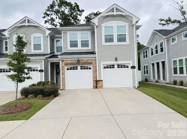 8036 Overmeadow Ln, Charlotte, NC 28269