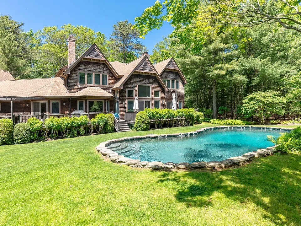 16 White Pine Rd