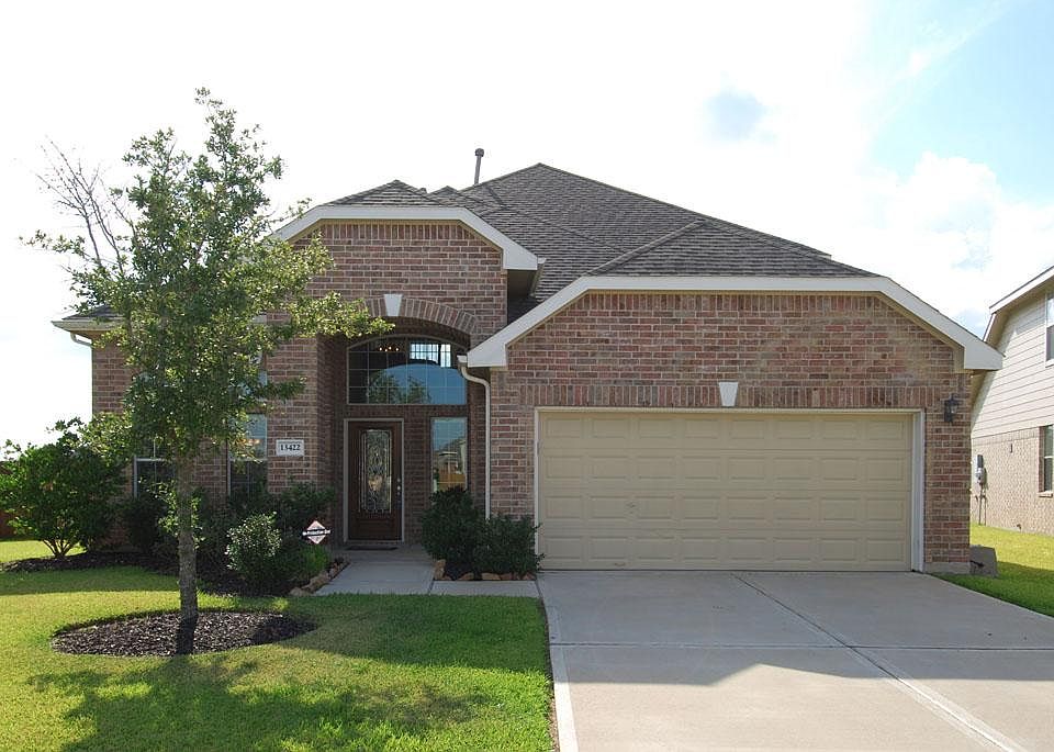 Gorgeous 4 bedroom 3/1 bath located in Old Orchard subdivision in Richmond TX!