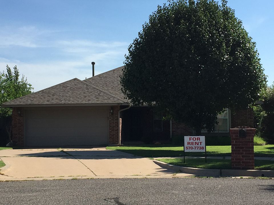 Front of home, culdesac