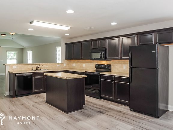 5th image of 243 Bermuda Lakes Dr