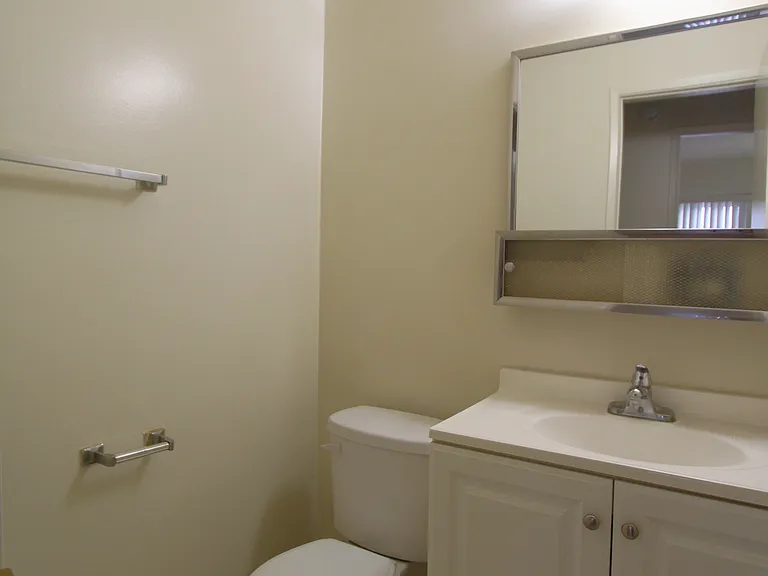 614 W Dryden St #6 — Photo 8