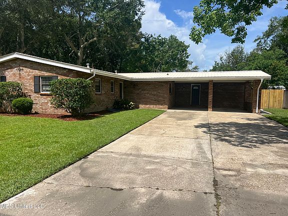 4th image of 2211 Meadowbrook St