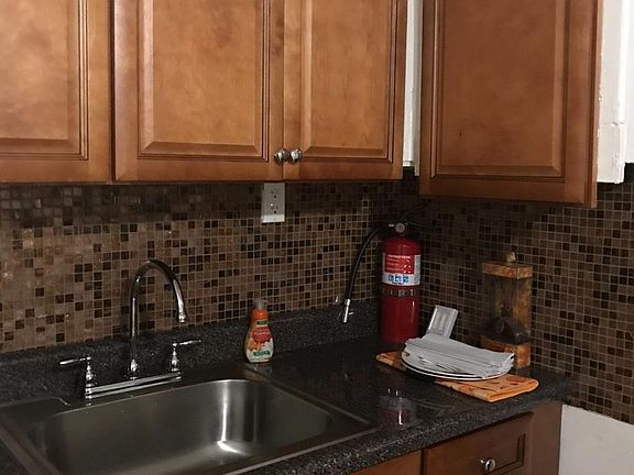 5th image of 1131 Thieriot Ave