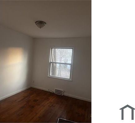 5th image of 19242 Moross Rd