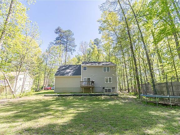 5th image of 691 Lake Caroline Dr