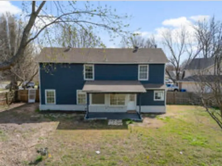 524 W Quanah St — Photo 2