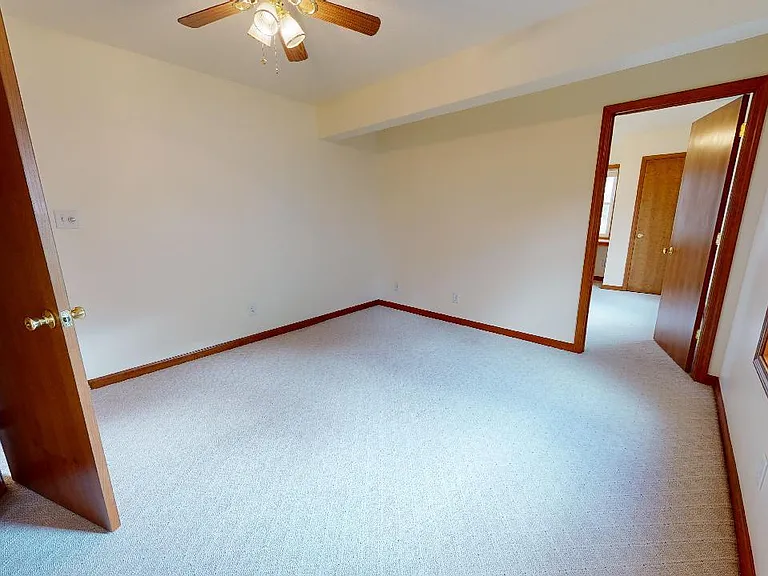 402 N Lafayette St — Photo 14