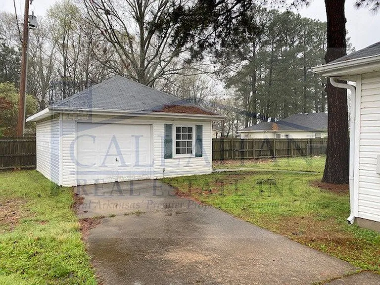 405 Waymack Dr — Photo 11