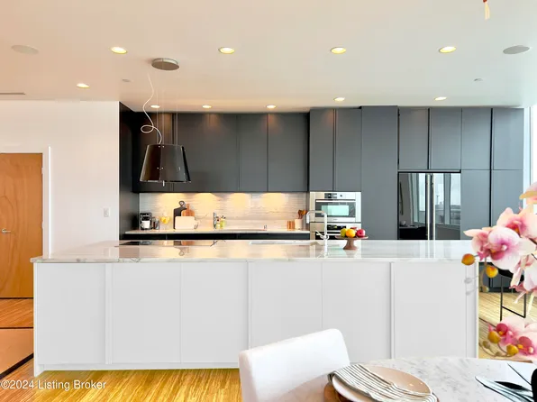 222 E Witherspoon St Unit 1103, Louisville, KY 40202