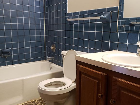 5th image of 1826 B St APT 5
