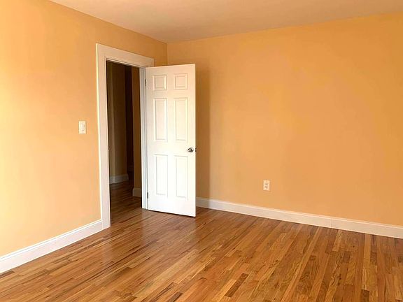 5th image of 686 E 234th St APT D5
