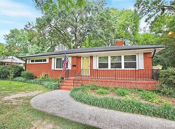 2nd image of 842 Hillcrest Ave