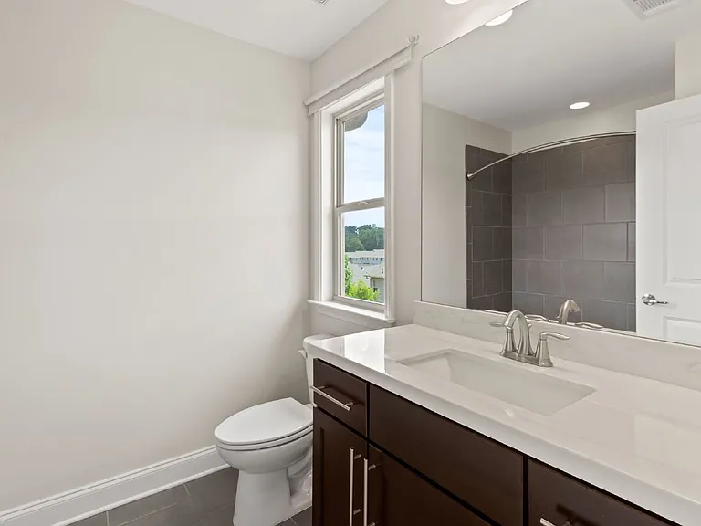 2160 Prestwick Ct NE — Photo 33
